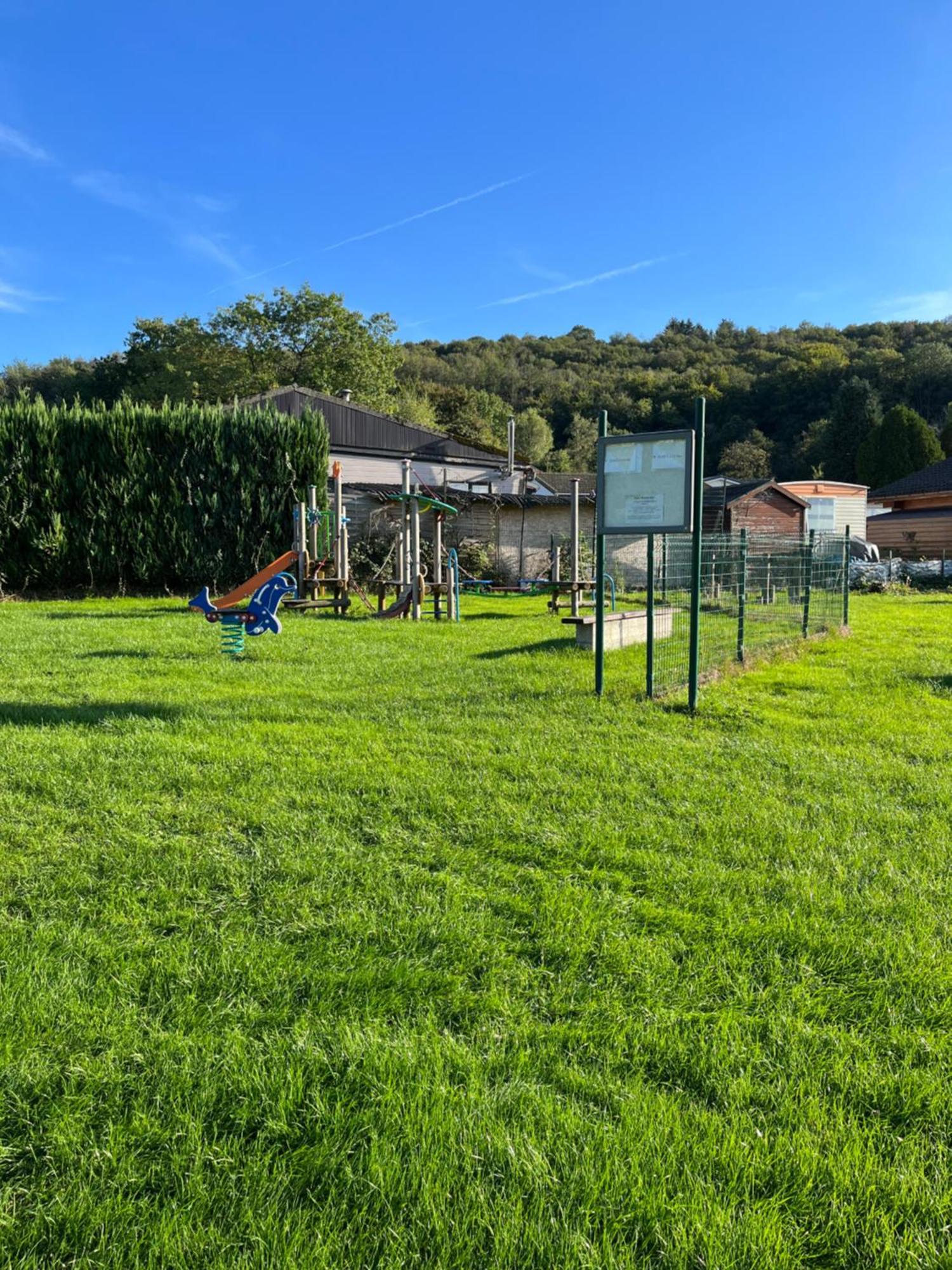 Chalet Charmant Monika Avec Piscine Yvoir Esterno foto