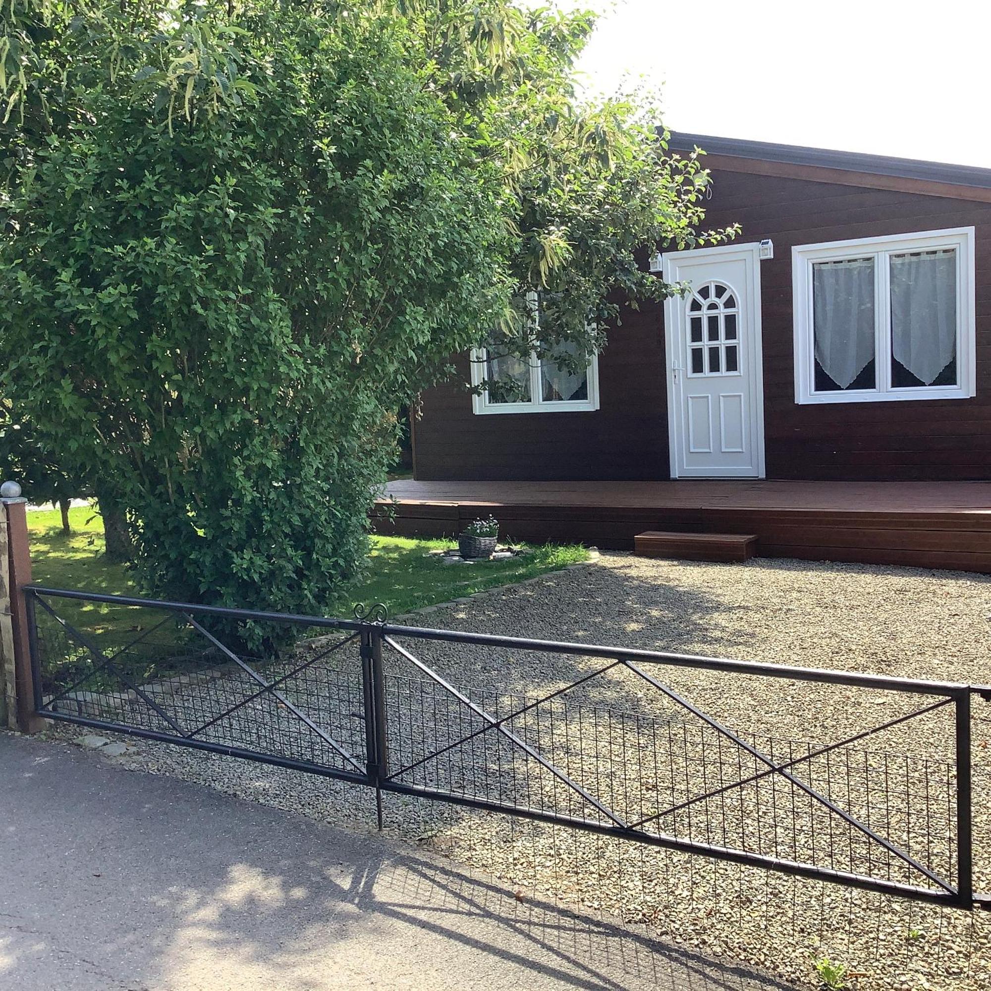 Chalet Charmant Monika Avec Piscine Yvoir Esterno foto